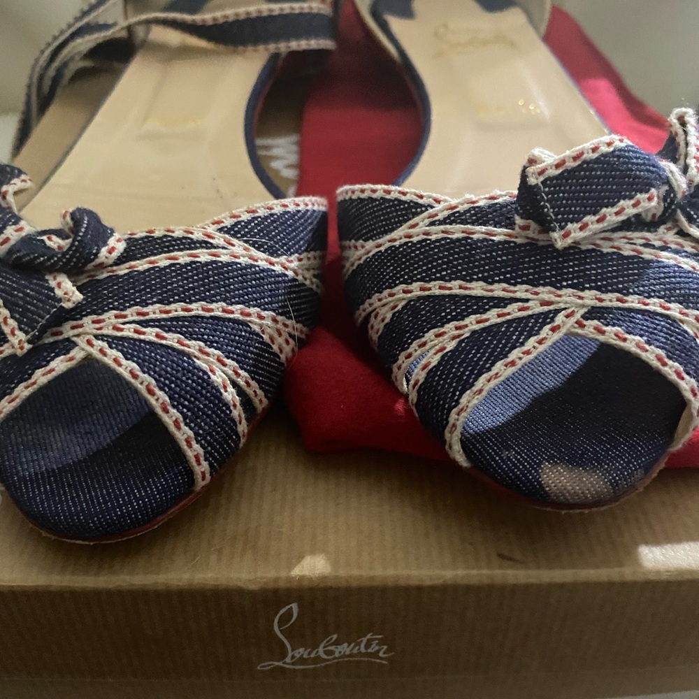 Christeriva Flat GG/Denim/VV- size 40- Christian Louboutin strap up sandel